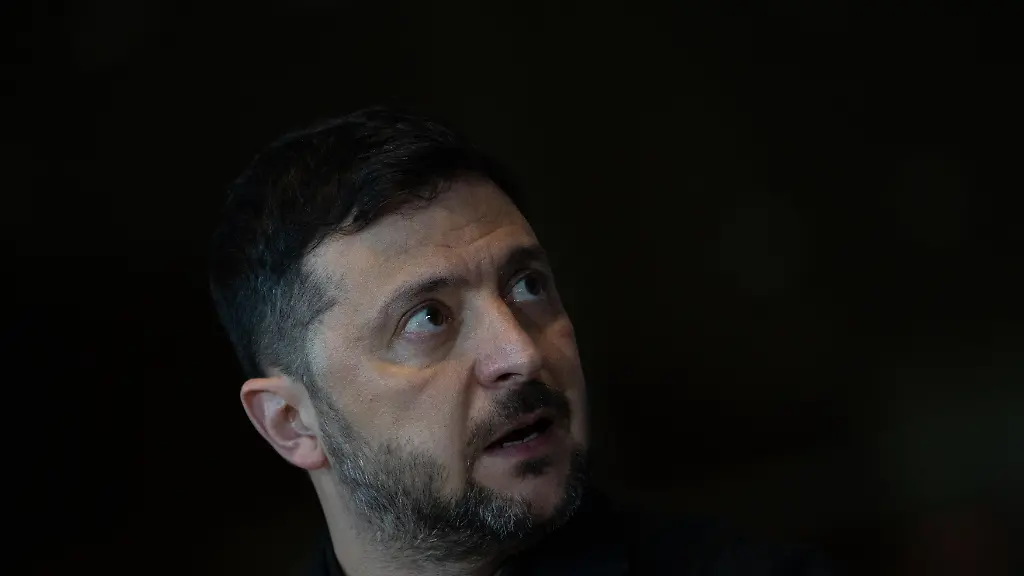 Wolodymyr-Selenskyj-Praesident-Ukraine-waehrend-der-gemeinsamen-Pressekonferenz-im-Bundeskanzleramt