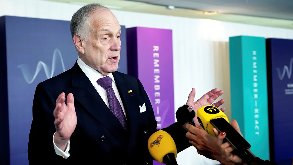 World-Jewish-Congress-President-Ronald-S-Lauder-speaks-to-members-of-the-media-at-the-Malmo-International-Forum-on-Holocaust-Remembrance-and-Combating-Antisemitism-in-Malmo-Sweden-October-13-2021-Jonas-Ekstromer-TT-News-Agency-via-REUTERS-ATTENTION-EDITORS-THIS-IMAGE-WAS-PROVIDED-BY-A-THIRD-PARTY-SWEDEN-OUT-NO-COMMERCIAL-OR-EDITORIAL-SALES-IN-SWEDEN