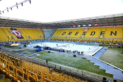Die Spielfläche im Rudolf-Harbig-Stadion ist bereit.