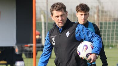 Luc Holtz trainiert den SV Waldhof Mannheim seit Sommer 2025. Der Luxemburger setzt eher auf spielerische Elemente.