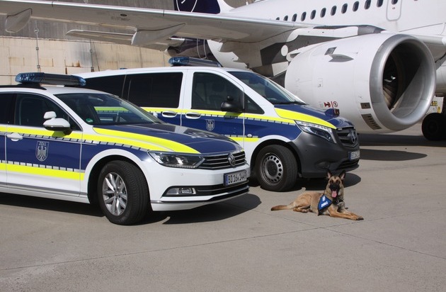 HZA-F: Zoll am Frankfurter Flughafen verhindert Schmuggel von besonderem Goldschmuck ...