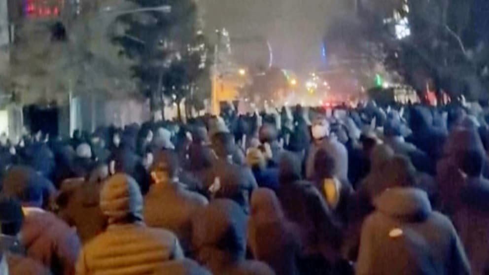 Immer mehr Menschen gehen im Iran auf die Straße, um zu protestieren