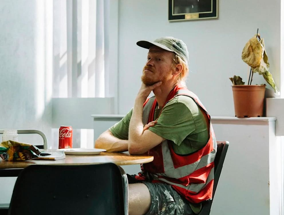 Blöd gelaufen ... Jesse Plemons in „Bugonia“ als Querdenker Teddy Gatz