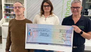 Kalendarischer Buchstabensalat bei Friseur Fryder