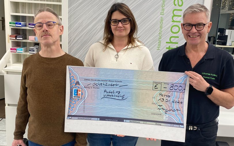 Kalendarischer Buchstabensalat bei Friseur Fryder