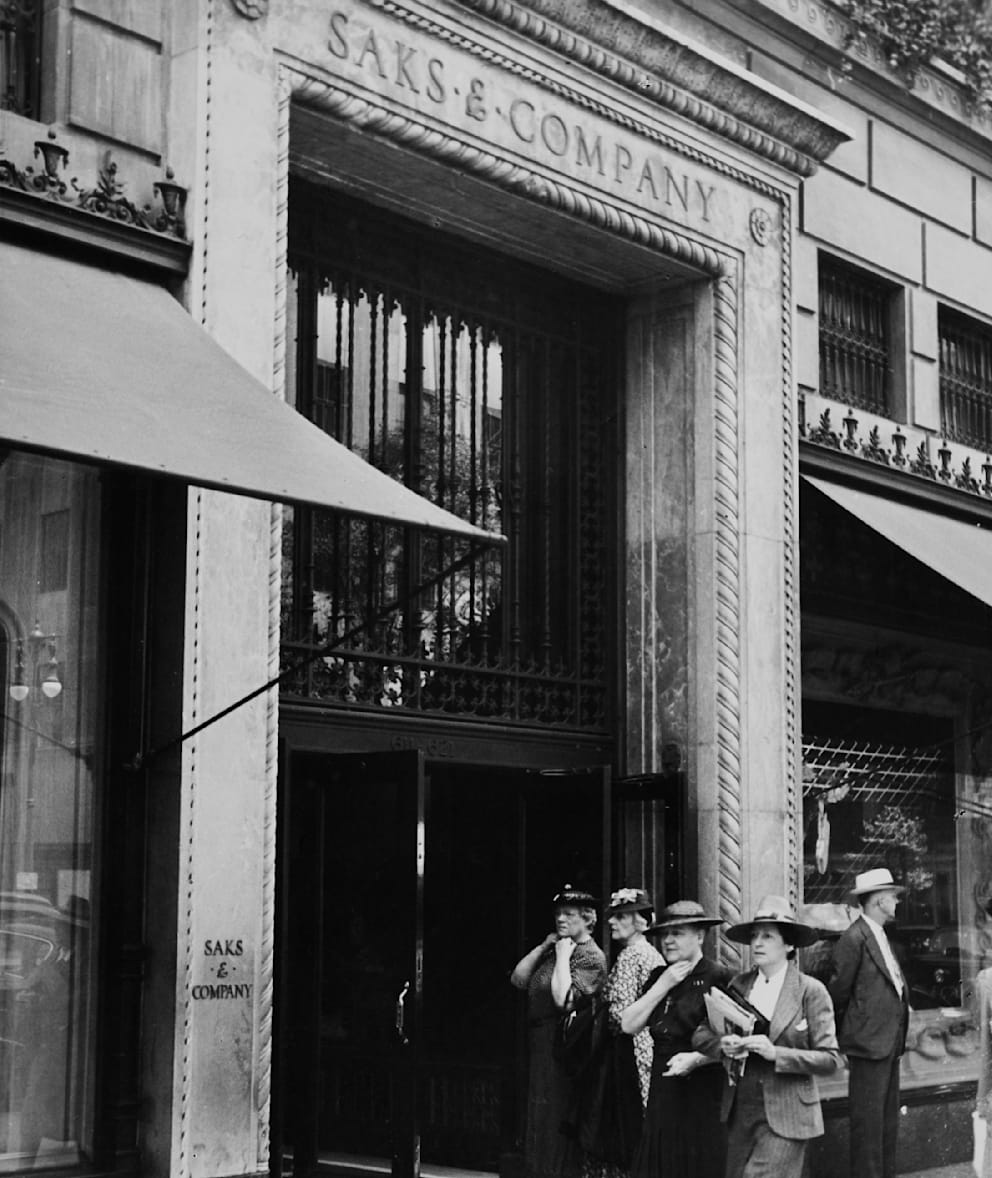 Saks & Company an der Fifth Avenue in den 1940ern