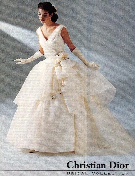 Das Luxus-Fundstück stammt aus einer Hochzeitkleider-Kollektion von Christian Dior