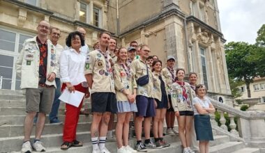 Sie wollte bloß essen gehen, dann stürmte ein Polizist herein