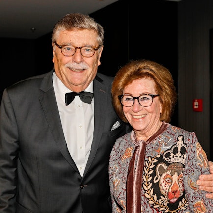 Der ehemalige Kölner Oberbürgermeister Fritz Schramm und seine Frau Ulla überführen den Verein „Kölner Opferhilfe“ in eine gemeinnützige Stiftung.