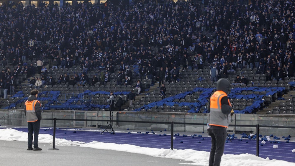Viele Hertha-Fans verließen aus Protest das Stadion.