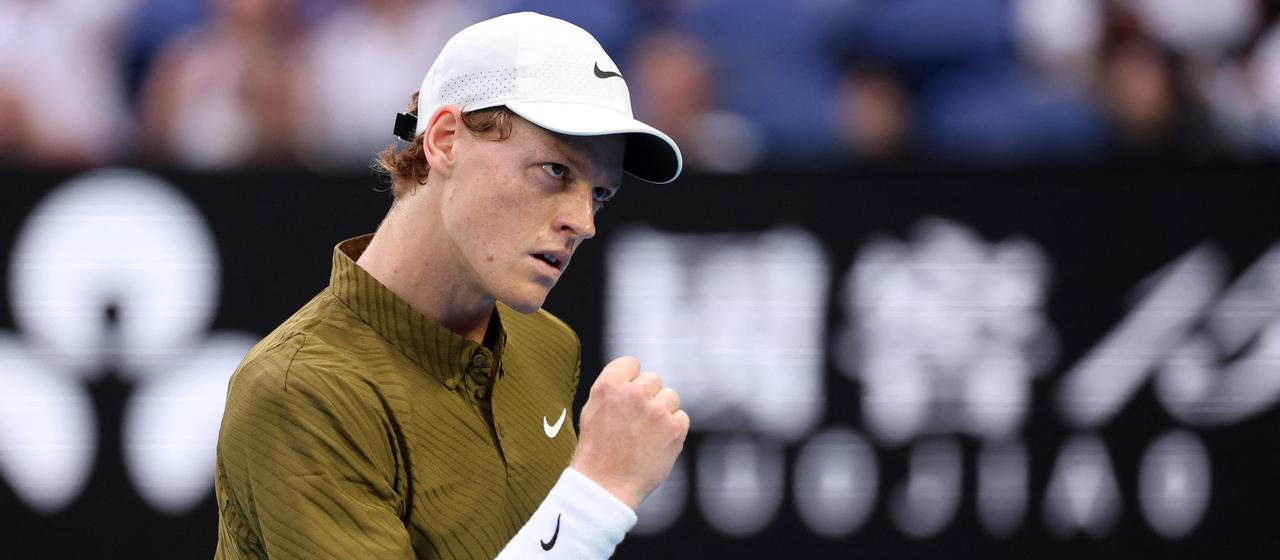 Italiens Jannik Sinner jubelt nach gewonnenem Satz | REUTERS Italiens Jannik Sinner jubelt nach gewonnenem Satz