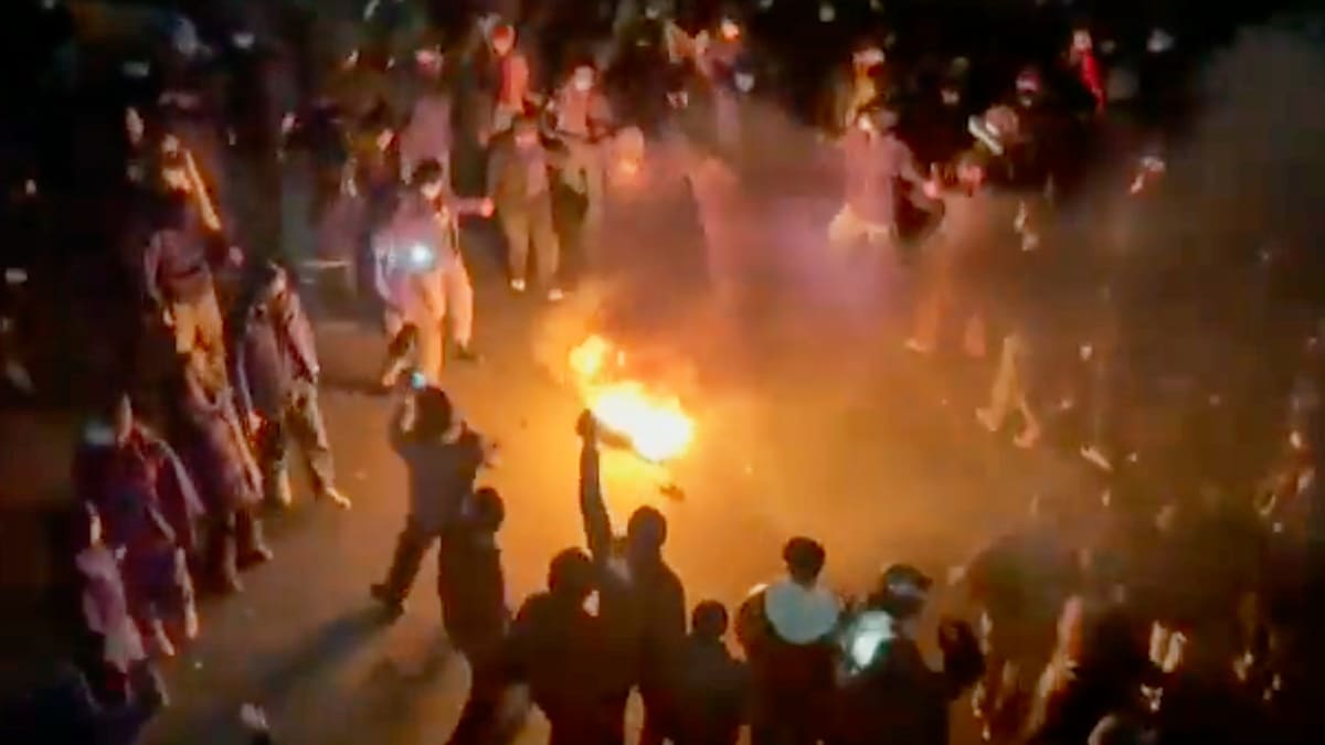 Über 2.500 Tote: Mullahs müssen „Menschlichkeit zeigen“, fordert Trump – US-Bürger sollen Iran dringend verlassen