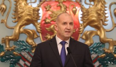 Fernsehansprache: Bulgariens Präsident Radew tritt kurz vor Neuwahl des Parlaments zurück