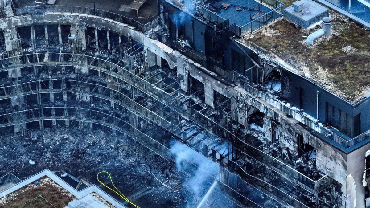 Essen: Großbrand im Ruhrgebiet: Wohnkomplex brennt aus