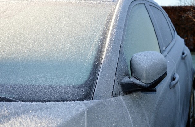 Kostspielige Winter No-Gos/ Der ADAC erklärt, wie man bei Schnee und Eis sicher ...