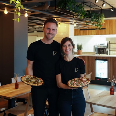 Im 4711-Haus öffnete der erste deutsche Ableger der bekannten Kette "Virtuous Pie", die vegane Pizza und Eiscreme anbieten.