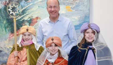 Sternsinger aus St. Moritz besuchen das Landratsamt Augsburg