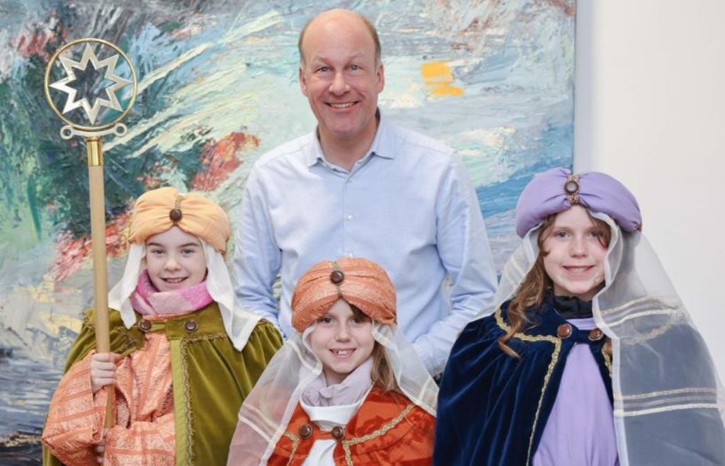 Sternsinger aus St. Moritz besuchen das Landratsamt Augsburg