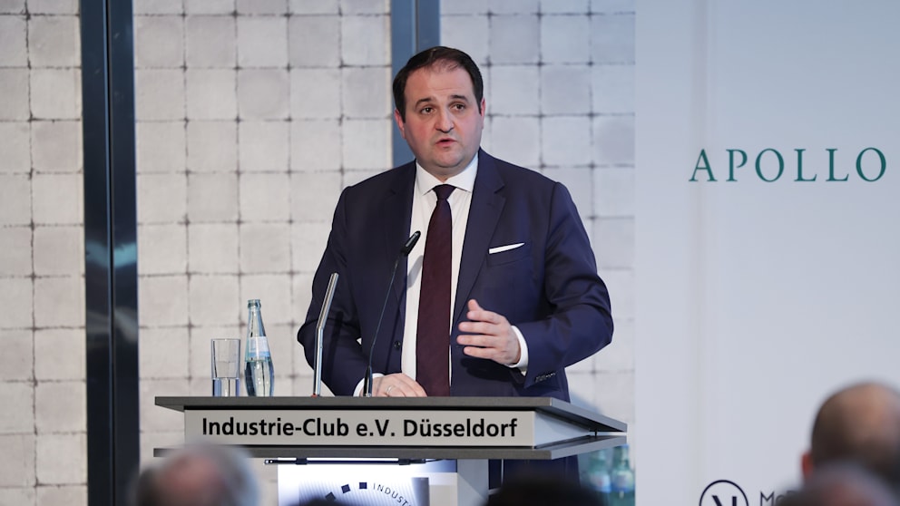 Auch NRW-Medienminister Nathanael Liminski (40, CDU) spart nicht mit Kritik an der Berichterstattung