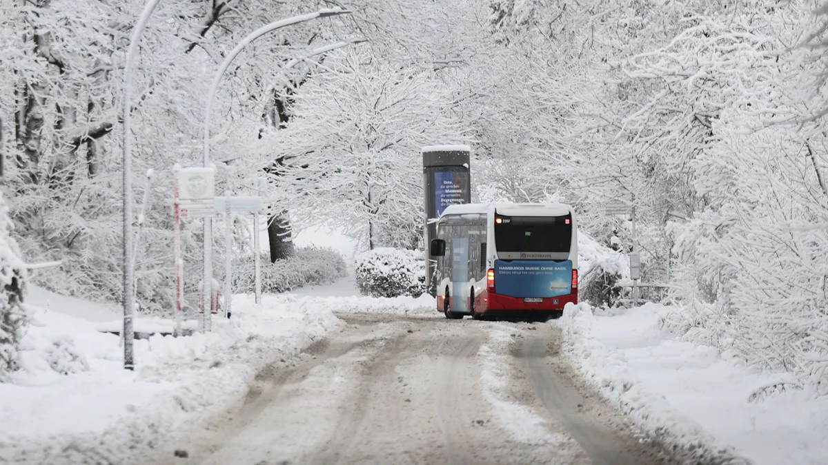 Streik: Am Montag stehen bundesweit Busse und Bahnen still - Politik