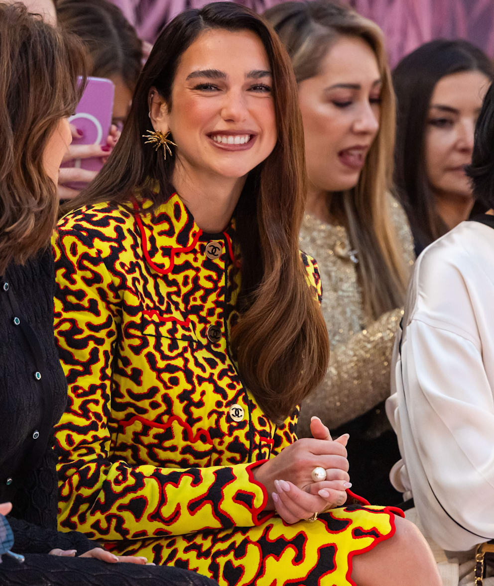 Strahlte am Rande des Catwalks: Sängerin Dua Lipa (30, „New Rules“)