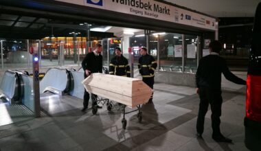Südsudanese zerrte Frau vor Zug: U-Bahn-Killer griff zwei Tage vor der Tat Polizisten an | Regional