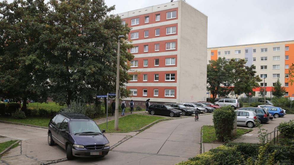 Rund 240 Menschen wohnen in den Mehrfamilienhäusern in dem Wohngebiet im Südpark in Halle-Neustadt