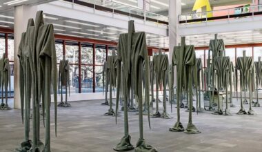 Lieb oder gefährlich? Sandra Mujingas Tentakel-Wesen im Belvedere 21 - Kunst