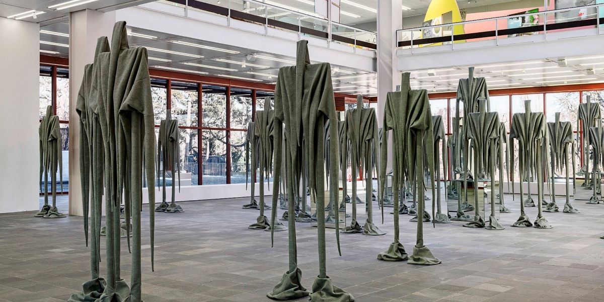 Lieb oder gefährlich? Sandra Mujingas Tentakel-Wesen im Belvedere 21 - Kunst