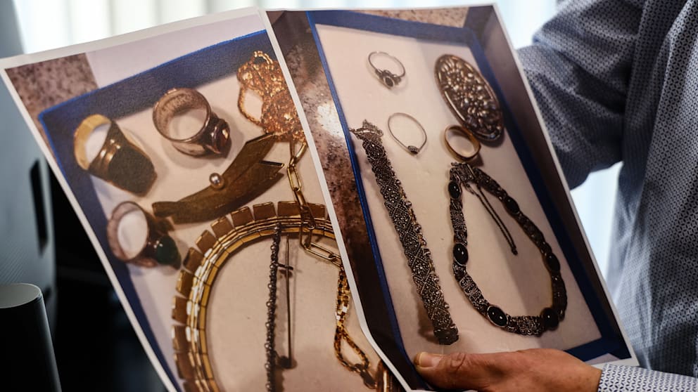 Wagner zeigt Fotos seiner geklauten Erbstücke...