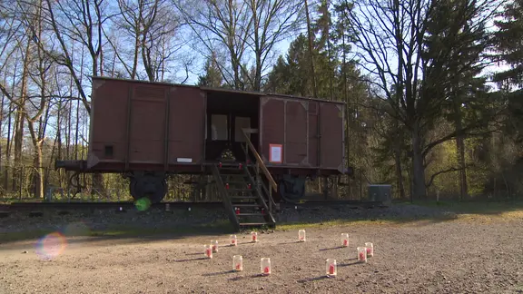 Eine Gedenkstätte für das KZ Bergen-Belsen. | NDR Eine Gedenkstätte für das KZ Bergen-Belsen.