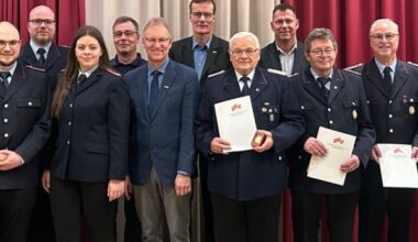 Kurz nach 19:00 Uhr wurde über den Notruf von Feuerwehr und Rettungsdienst Rauch aus einer T