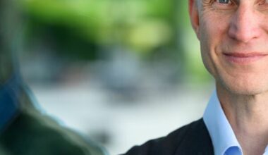 Während Ausweise von Fluggästen in Frankreich und Spanien beim Einsteigen kontrolliert werden, blo