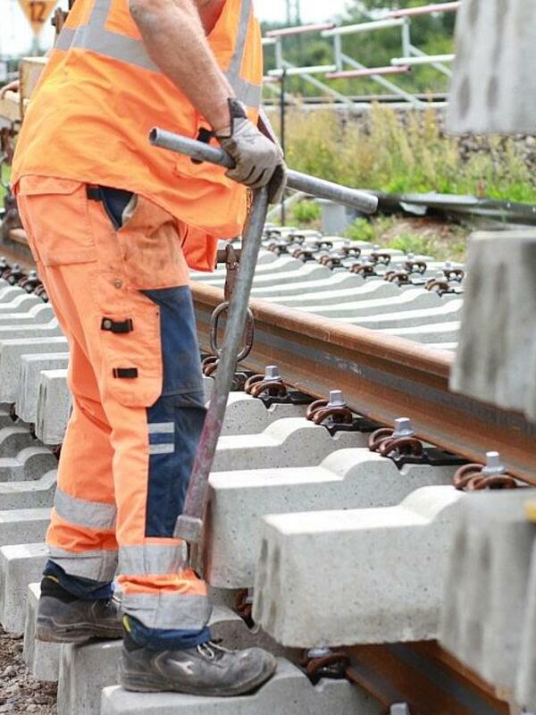 Bei der Sanierung der Strecke von Hagen über Wuppertal nach Köln will die Deutsche Bahn die acht S