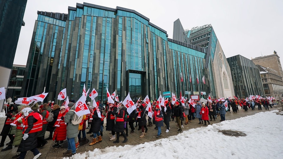 Bildungsstreik in Leipzig und Dresden: Tausende fordern mehr Gehalt