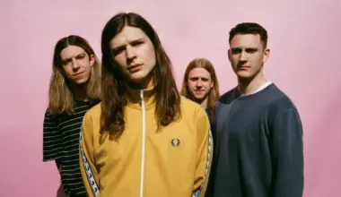 UK-Grunge-Punks Bloody Knees kündigen Debütalbum nach Bandpause an