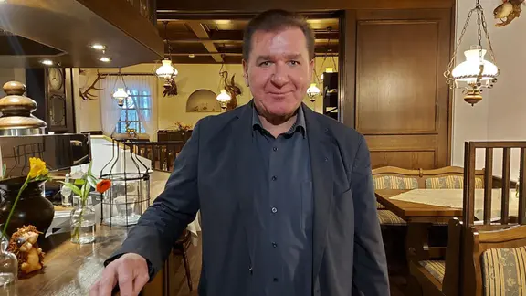 DEHOGA-Chef Strehl: "Mit jedem Lebensmittel, das ich wegschmeiße, werfe ich gleichzeitig bares Geld in die Tonne." | NDR, Katharina van der Beek Axel Strehl, Dehoga-SH-Präsident.