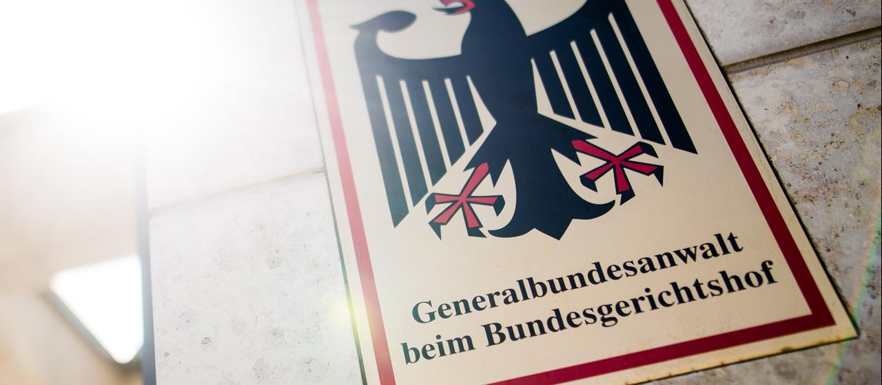 Ein Schild am Eingang zum Gebäude der Bundesanwaltschaft