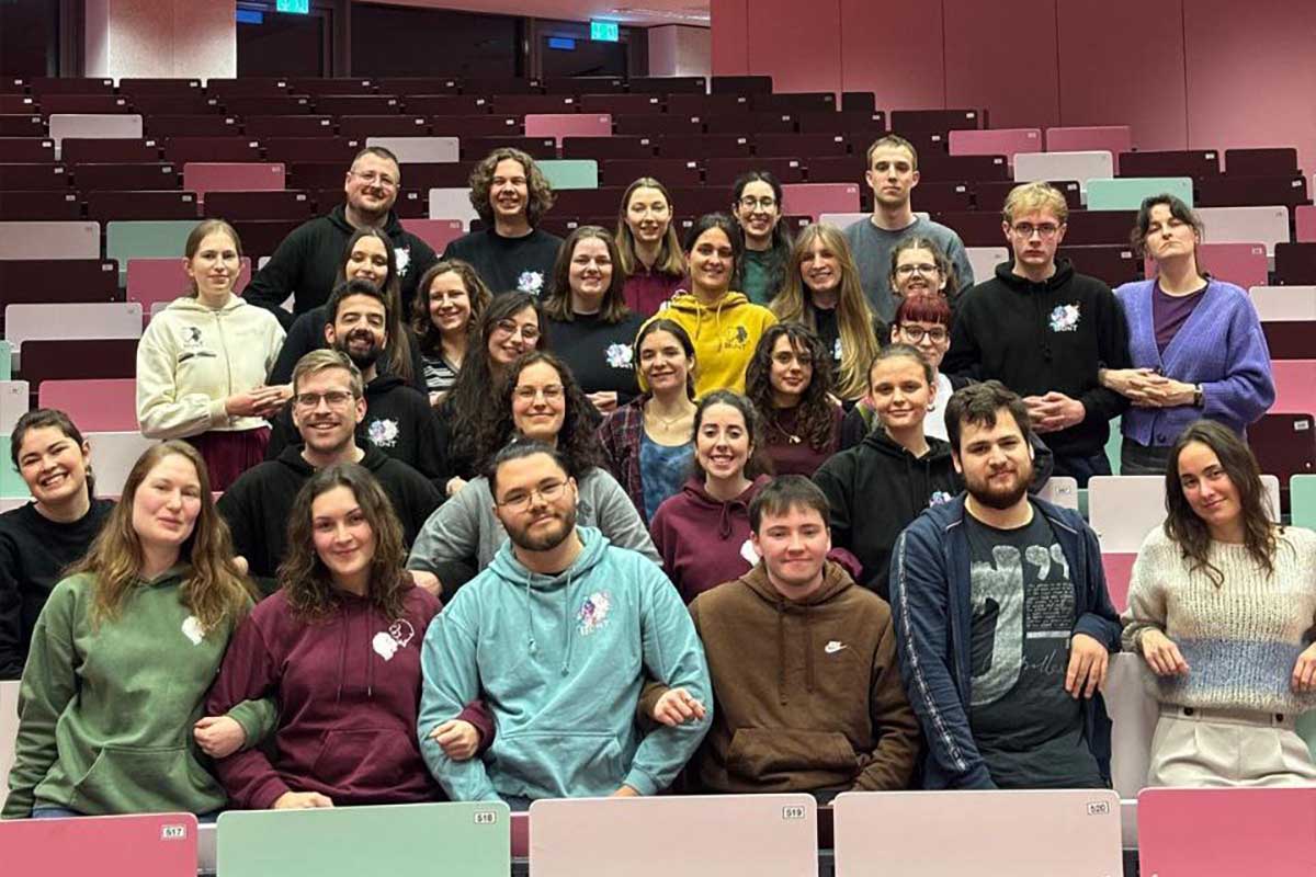 Drei Stunden Inszenierung, 30 Köpfe auf der Bühne: Drama, Blut und Revolution in „Les Misérables“ - blickfeld