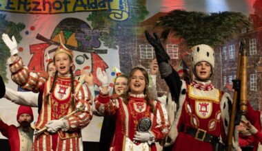 Kinderdreigestirn proklamiert: Prinz Ella regiert in Köln-Porz