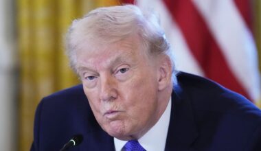 Laut US-Medienbericht: Trump lässt Militärschläge gegen den Iran prüfen | Politik