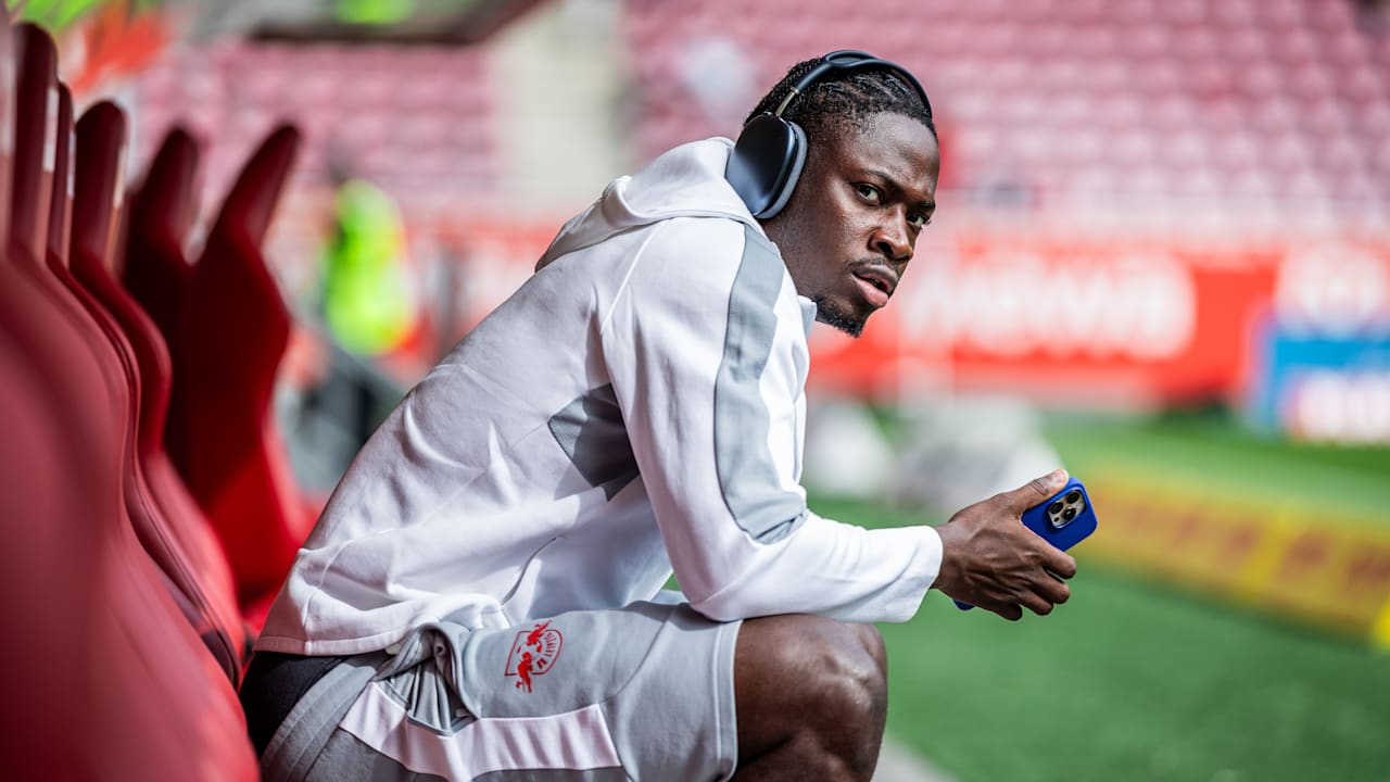 RB Leipzig: Beraterwechsel! Bitshiabu drängt auf Winter-Wechsel | Sport