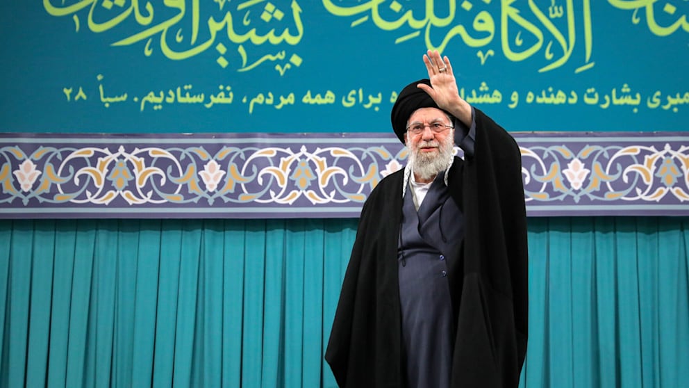 Ober-Mullah Ayatollah Ali Chamenei (86)
