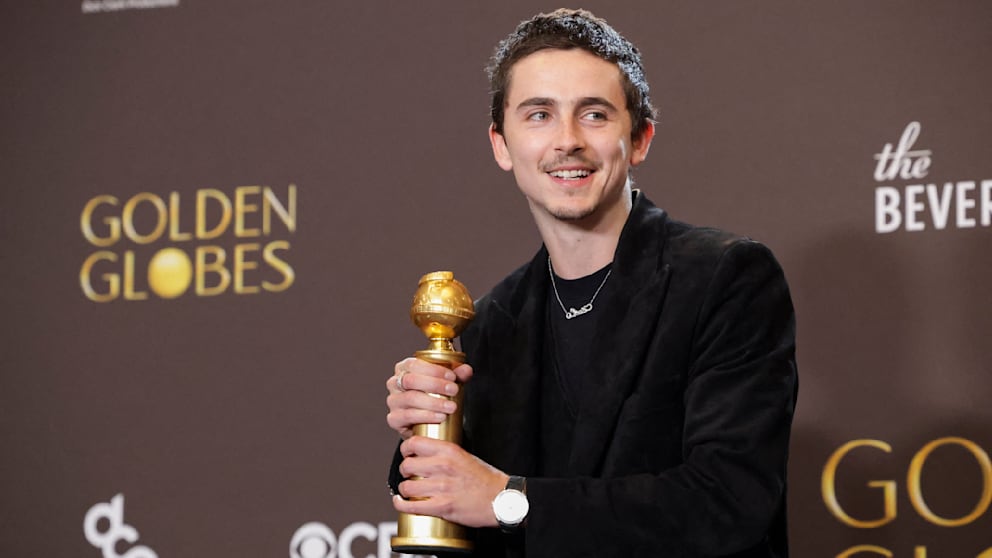 Timothée Chalamet hat gut lachen: Er hat einen Golden Globe als Bester Hauptdarsteller abgestaubt