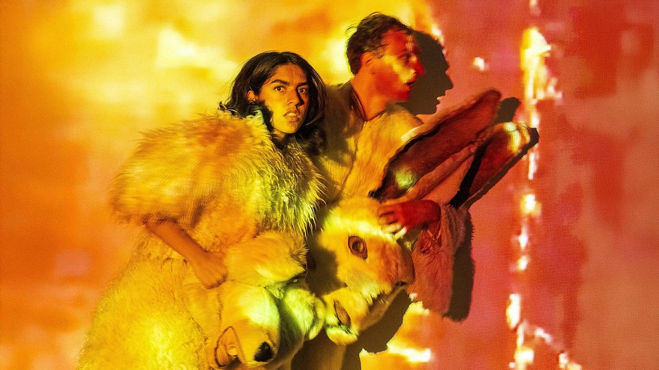 Theater in Dresden: "Candide" fragt nach Hoffnung in Zeiten von Krieg und Flucht