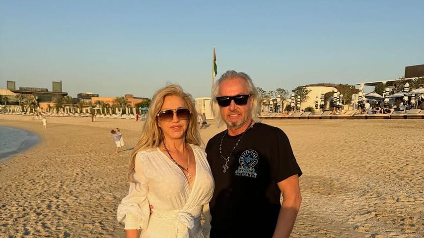 Carmen und Robert Geiss am Strand