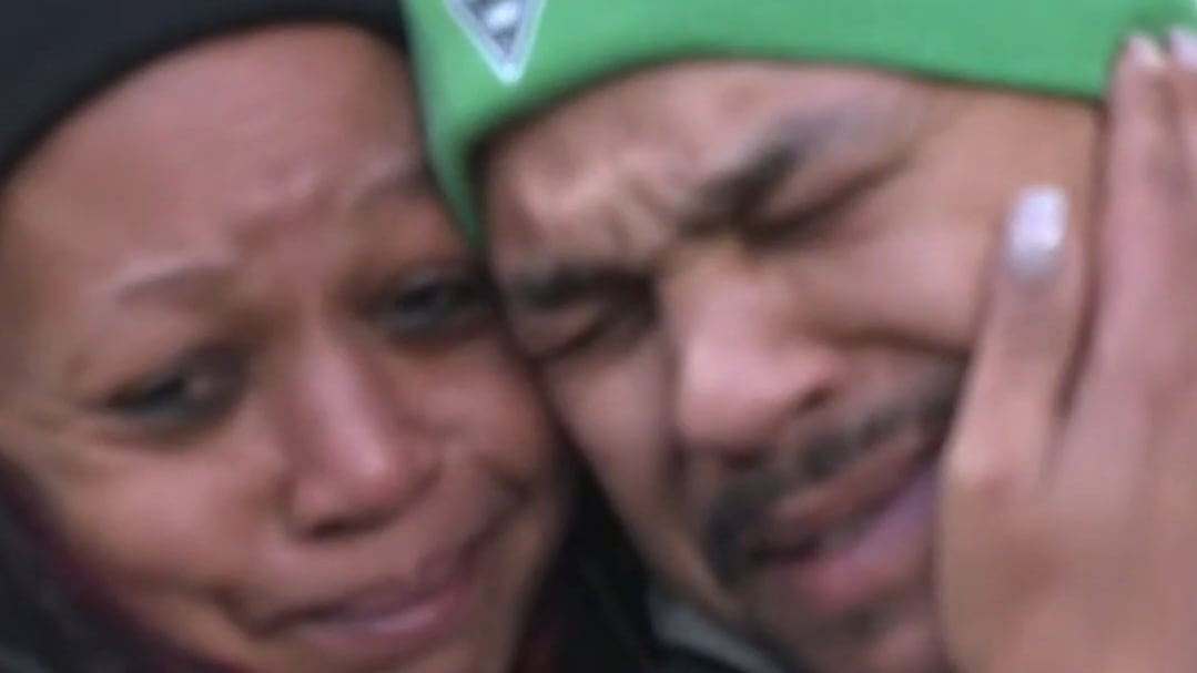 Stuttgart- Gladbach: Fan muss nach Tor getröstet werden | Sport