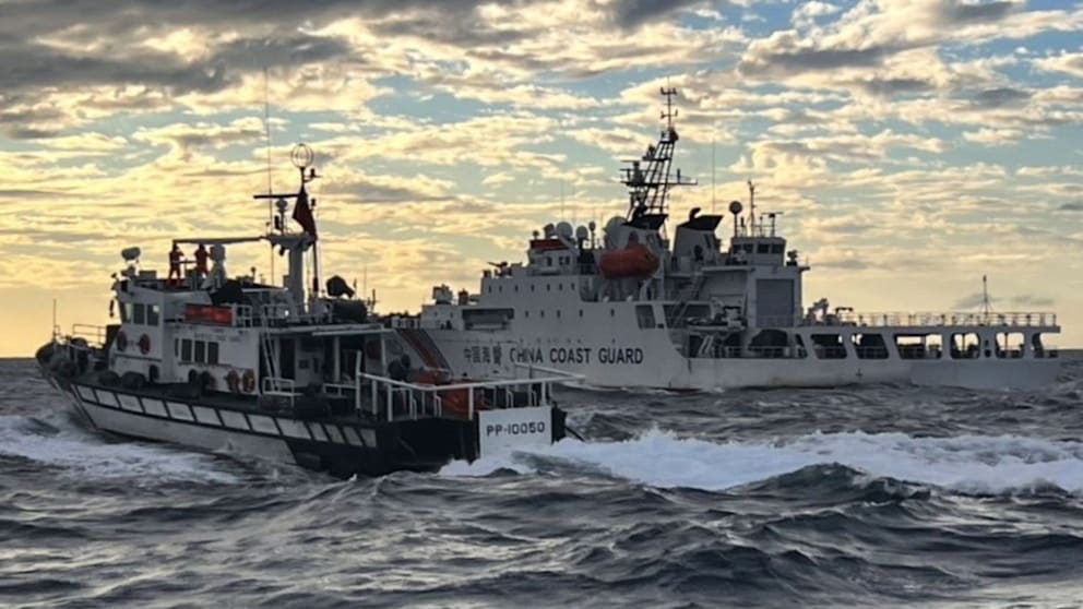 29. Dezember: Kommen sich gefährlich nahe: ein Schiff der taiwanesischen (links) und der chinesischen Küstenwache