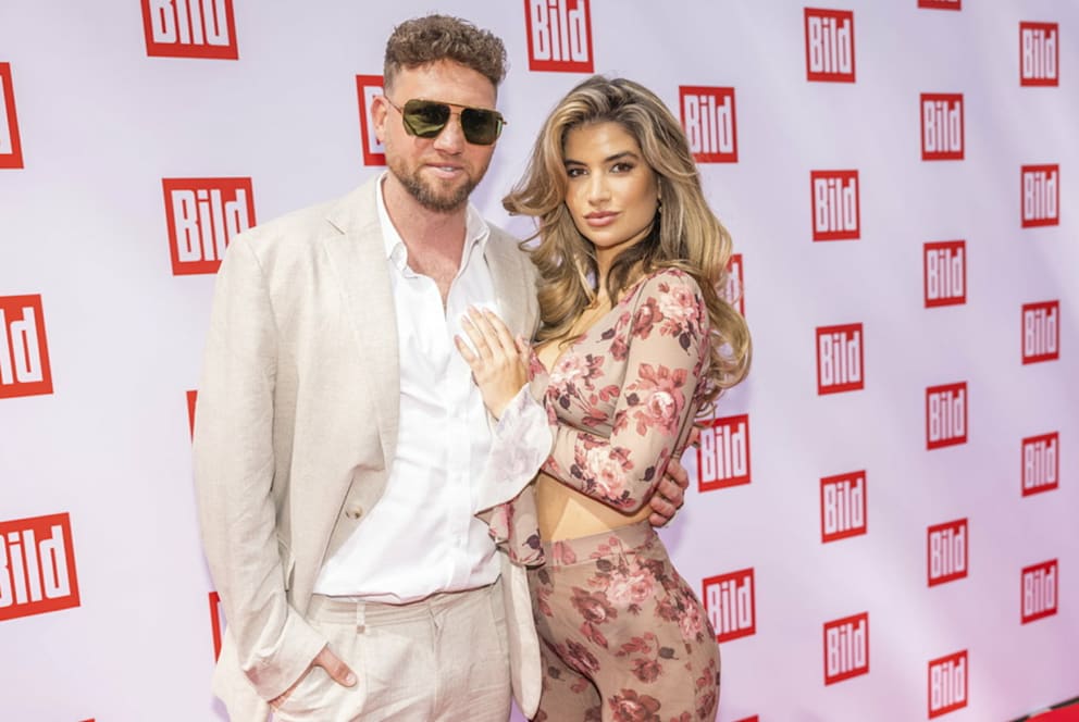 Influencer Konstantin Streifling verriet im Mai 2023, vom Look von Playmate Laura Schultz fasziniert gewesen zu sein. Sie sah in ihm einen echten Feministen