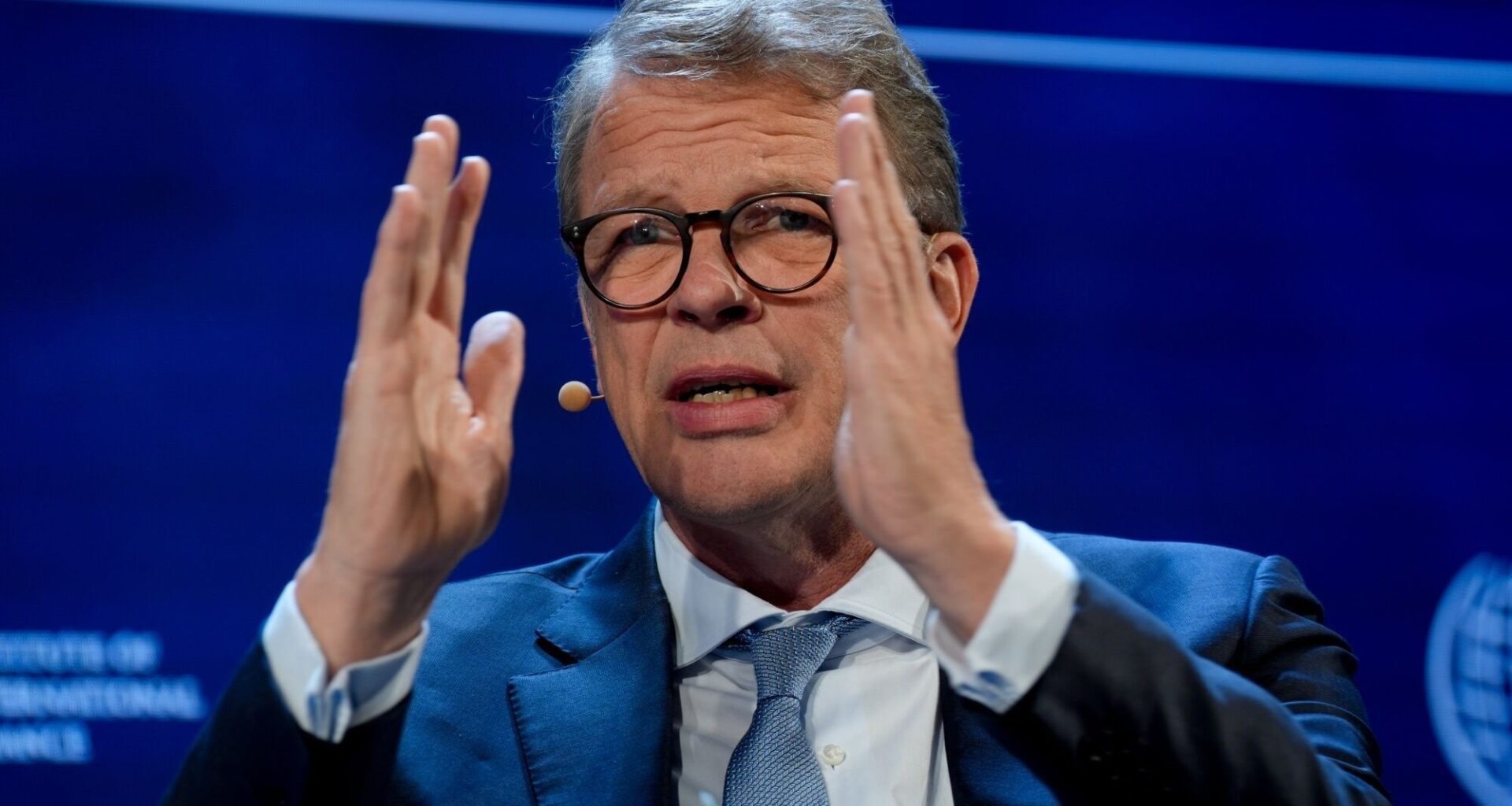 Deutsche Bank verdoppelt Gewinn und überrascht Analysten